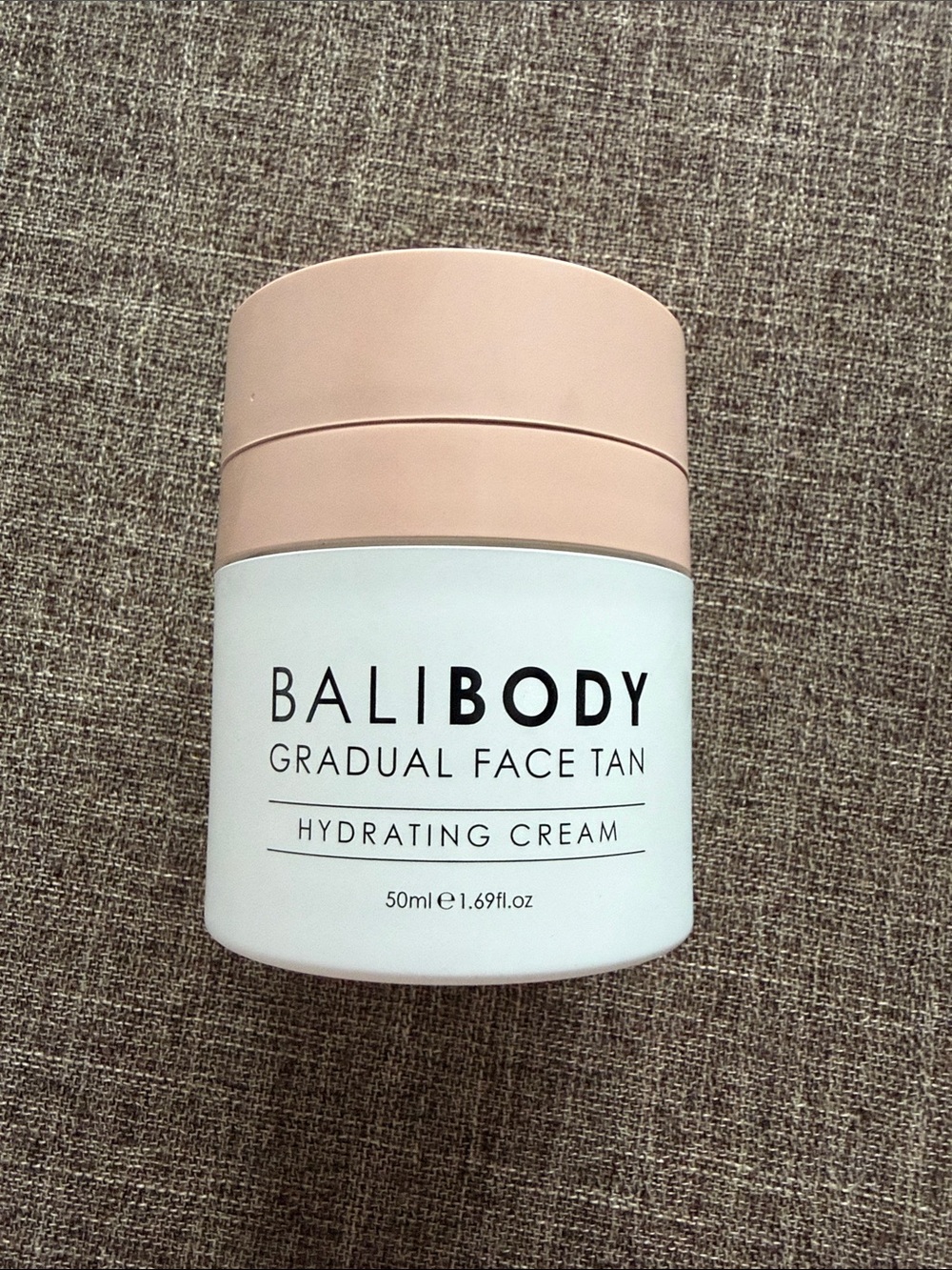 NEW Gradual Face Tan Hydrating Cream - balibody